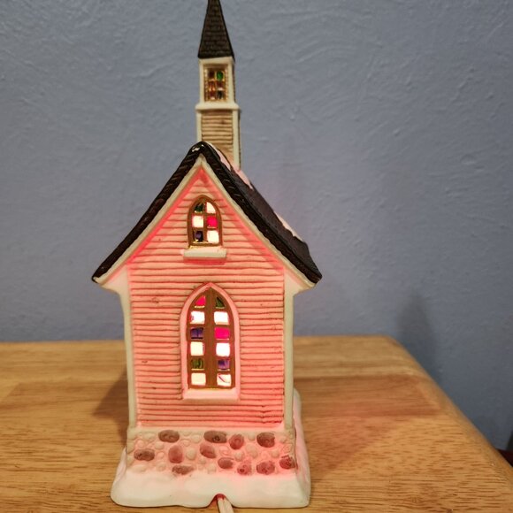 Vintage Christmas Valley Village Porcelain CHURCH GRACE CHAPEL House Lighted - Picture 6 of 10